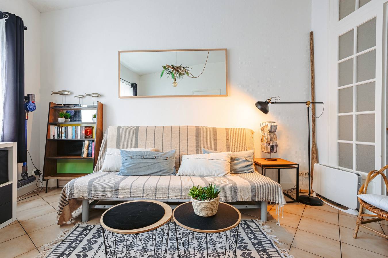Entire apartment, Apartment 'Le Casino' with Private Terrace and Wi-Fi in La Rochelle, La Rochelle region