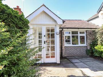 Bungalow for 4 People in Denbighshire, North-Wales, Photo 1