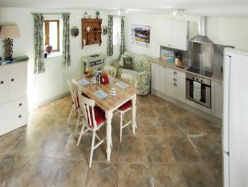 Cottage for 4 People in Carmarthenshire, South-Wales, Photo 3