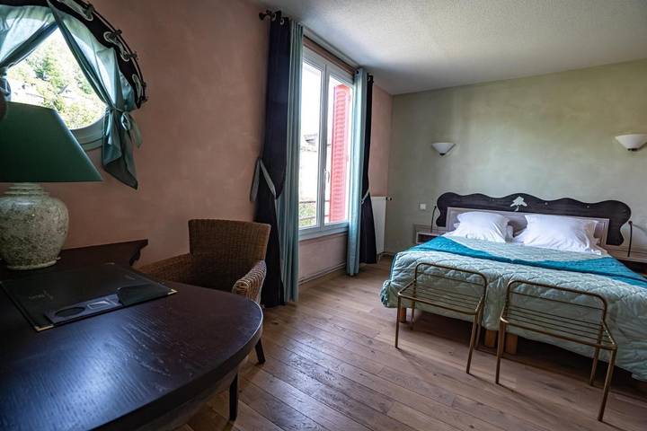 Location de vacances pour 2 personnes, avec terrasse et vue à Calvinet - 3