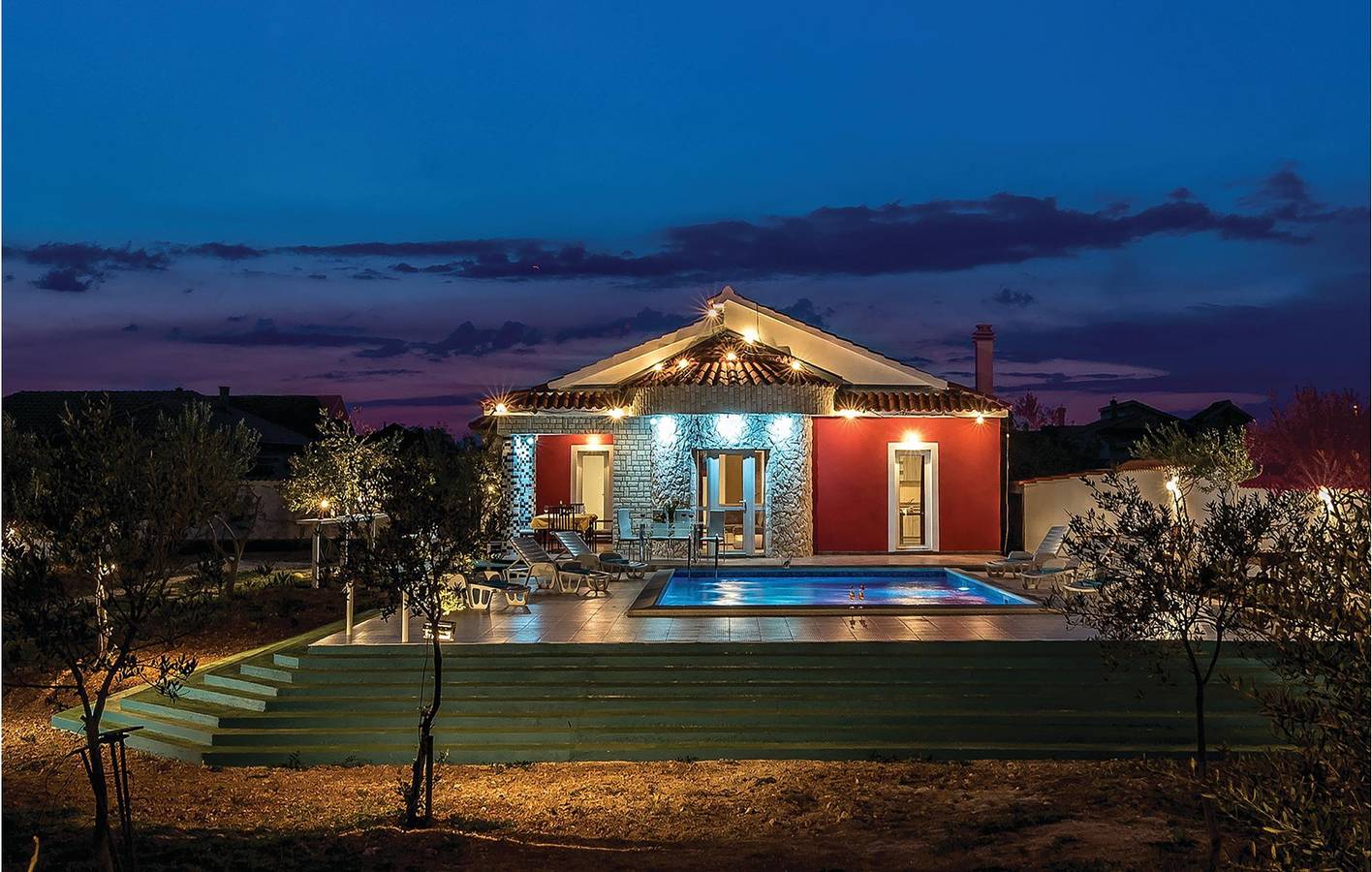 Casa de vacaciones para 10 personas con terraza in Condado de Šibenik-Knin