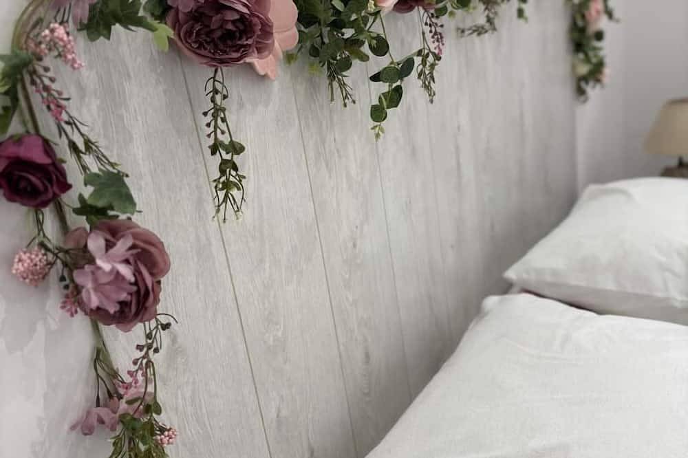 Mas de la Galinette \"Pivoine\" (Peony) in Biot, Cannes region