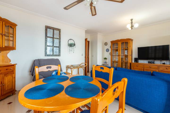 Entire apartment, Holiday Apartment 001 Cabomar I with Sea View, Balcony & Wi-Fi in Las Calas, Torrevieja