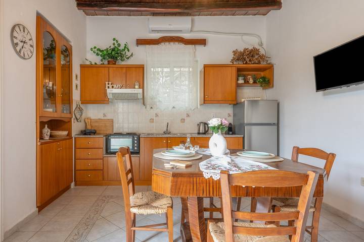 Entire apartment, Casa Mouliana Apartment with Mountain View, Wi-Fi and Air Conditioning in Lasithi