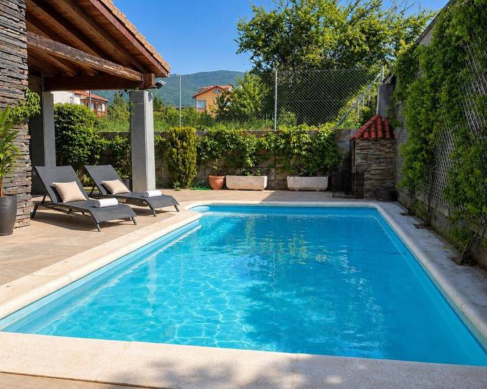 Casa rural para 16 personas, con Balcón y Jacuzzi además de Terraza y Jardín en La Aldehuela - 4