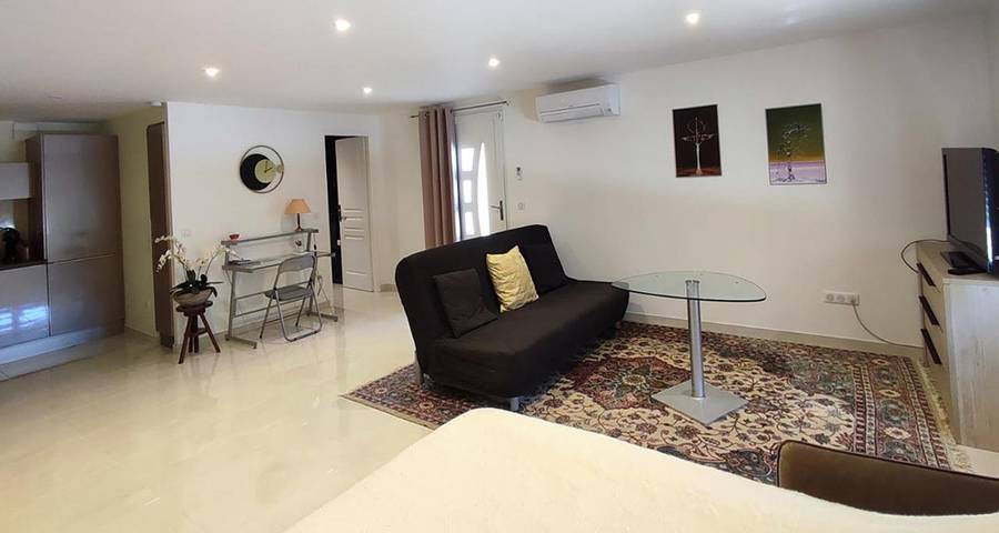 Gîte pour 4 personnes, avec jardin à Villeveyrac - 4