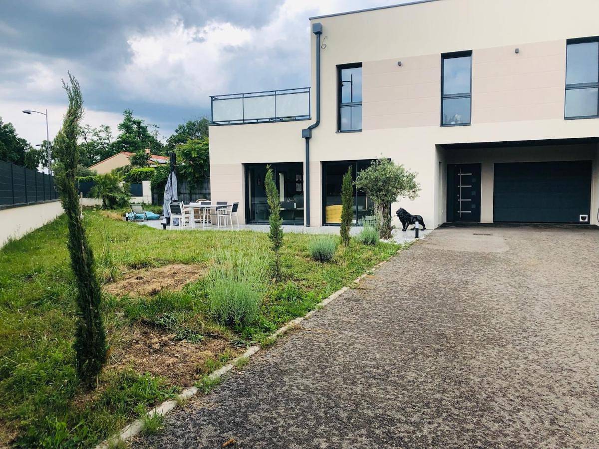 Villa with Private Pool in Meyzieu, Lyon et ses environs