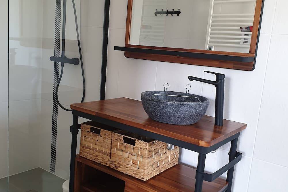 Appartement entier, Studio lumineux tout confort dans quartier calme in Monteux, Vaucluse