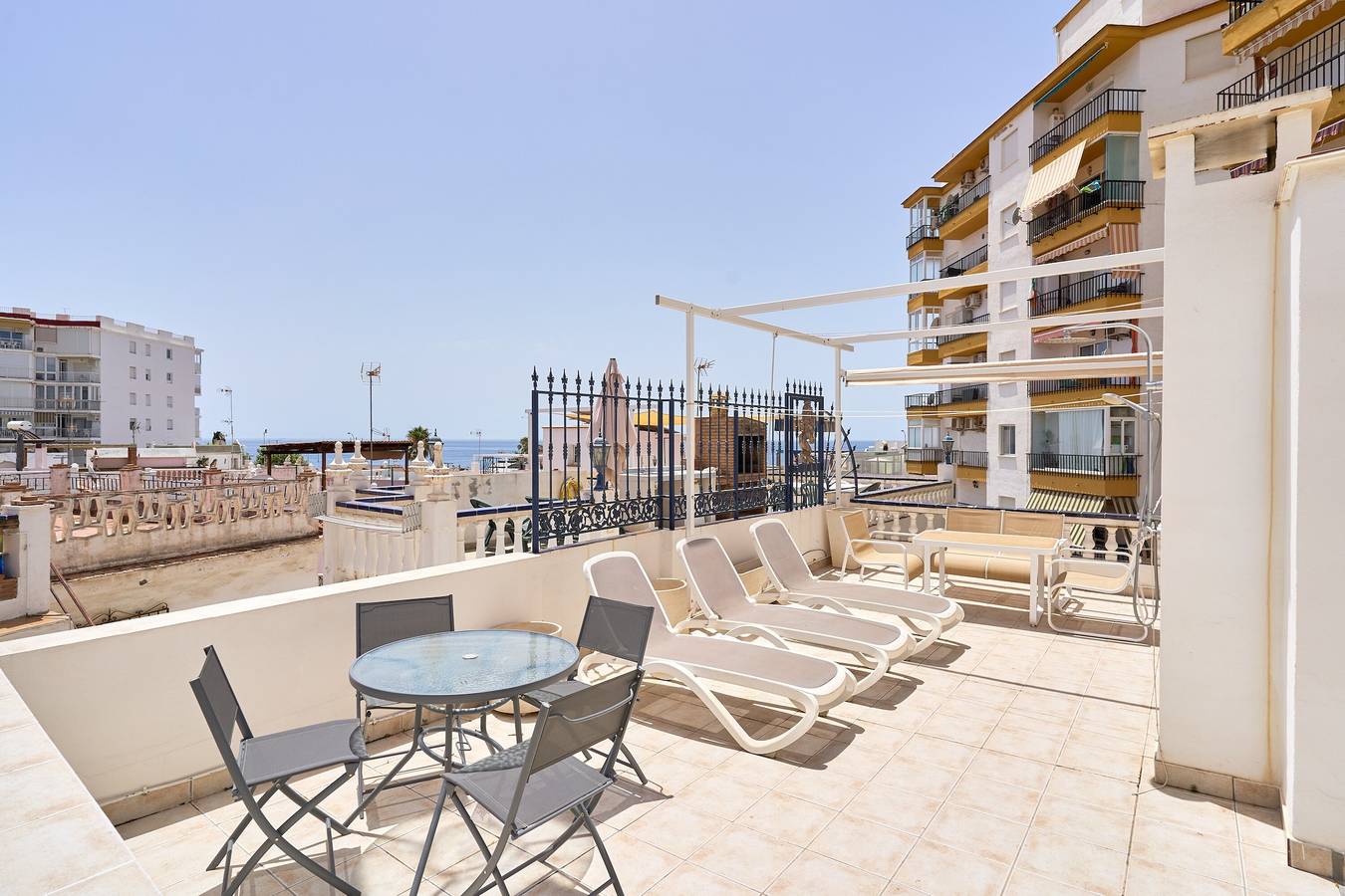 Maison de vacances « Laurence » avec vue sur mer, Wi-Fi et climatisation in Nerja Centre, Nerja
