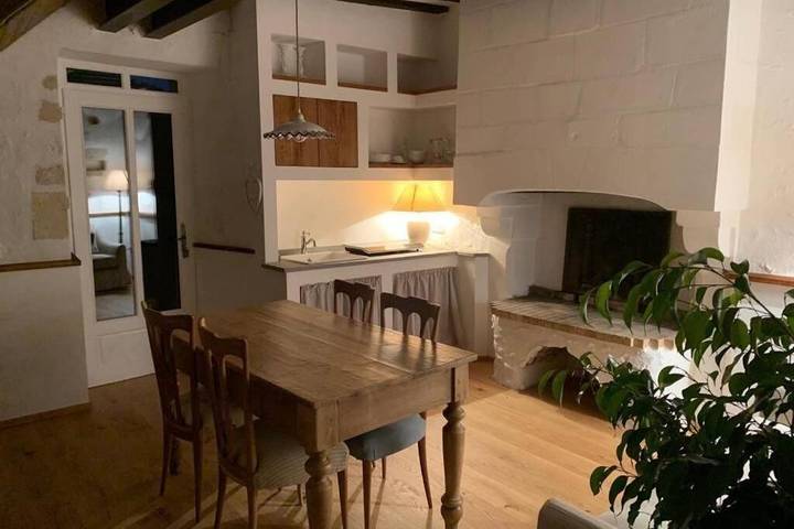 Gîte pour 4 personnes, avec jardin et piscine ainsi que vue sur le lac et vue, animaux acceptés à La Fontaine-Saint-Martin - 2