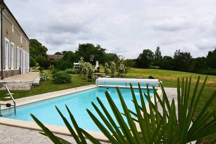 Location de vacances pour 8 personnes à Lalandusse
