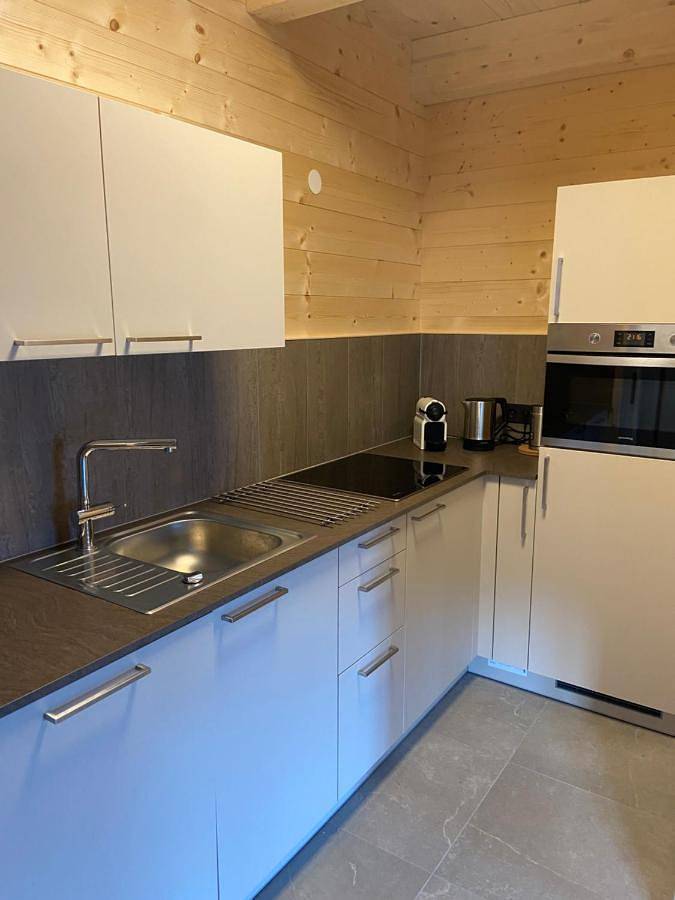 Ganze Wohnung, Entspannen im Holzchalet mit Panoramablick, Ruhe und Infrarotsauna in Hermagor, Hermagor-Pressegger See