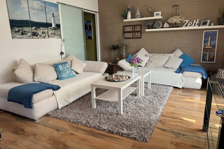 Ferienhaus für 6 Personen, mit Terrasse und Garten in Holtgast