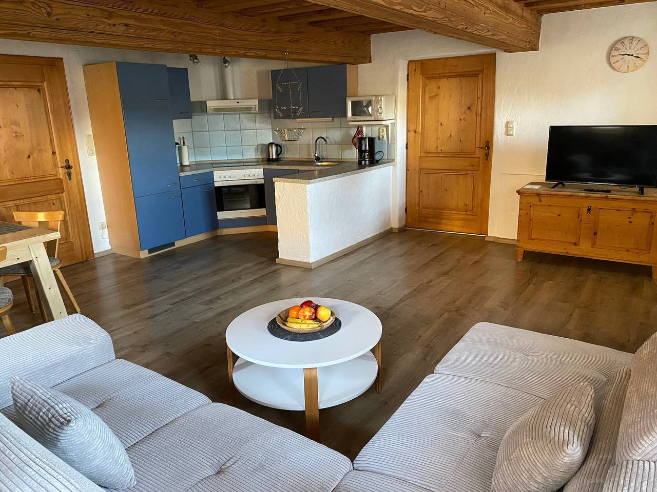 Ganze Wohnung, Ferienwohnung 'Haus Peschl Fewo 1' mit Terrasse, Gemeinschaftsgarten und Wlan in Neureichenau, Ostbayern