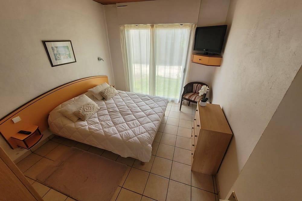 Appartement entier, T2 Terrasse Piscine \"Les clés du hameau\" in Eugénie-les-Bains, Landes