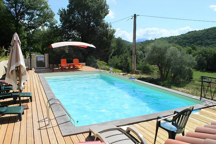 Gîte pour 3 personnes, avec piscine ainsi que jardin et terrasse dans les Alpes-de-Haute-Provence - 3
