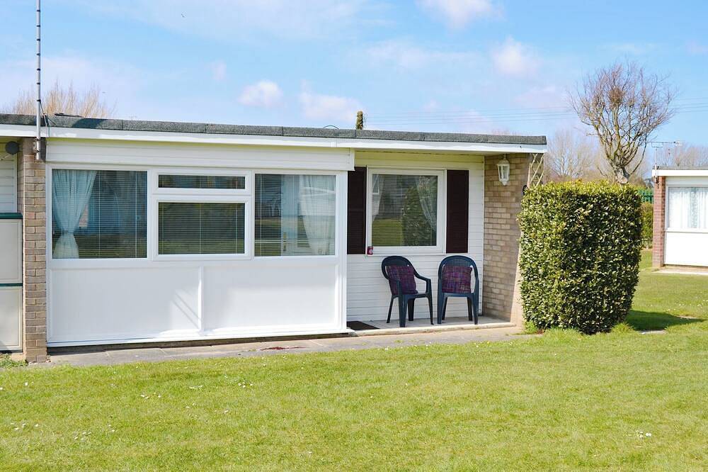 2 bedroom accommodation in Hemsby, near Great Yarmouth in Hemsby, Great Yarmouth