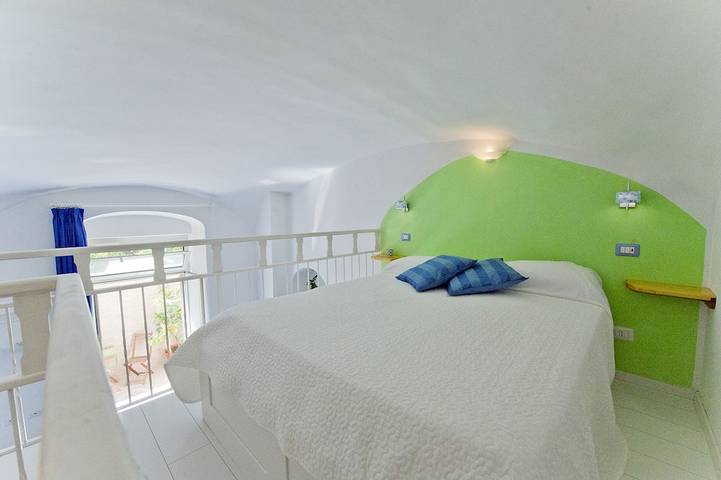 Location de vacances pour 3 personnes, avec terrasse, animaux acceptés à Atrani - 2