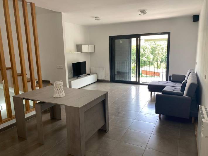 Casa de vacaciones para 6 personas, con vistas al lago además de vistas y balcón en Cataluña