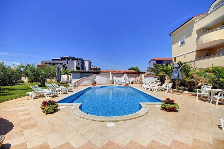 Ferienwohnung für 2 Personen, mit Pool und Garten sowie Terrasse, kinderfreundlich in Medulin - 4