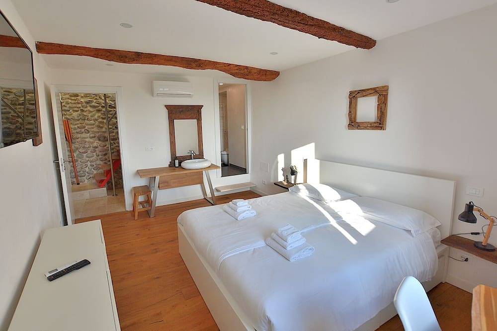 Ganze Wohnung, Casetta Renzi with Terrace in Calmasino, Bardolino