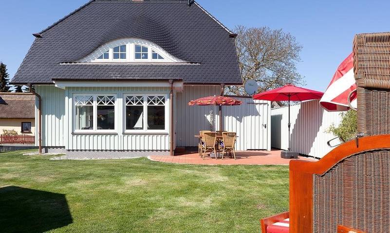 Ferienhaus für 6 Personen, mit Sauna und Garten in Wieck am Darß