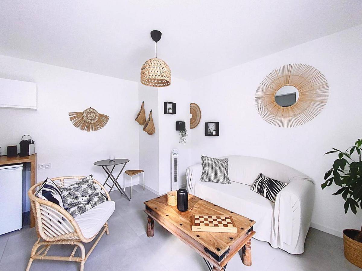 Appartement entier, Le Romarin Bas de villa T2 avec jardin et parking au pied de la Forêt in La Penne-sur-Huveaune, Côte méditerranéenne (France)