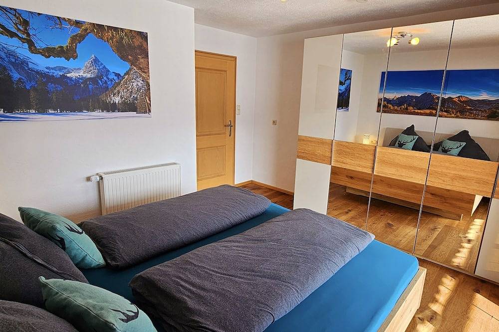 Ganze Wohnung, Fewo Hipp Nr. 5 - 90m² im 1. Og mit Balkon in Steingaden, Romantische Straße