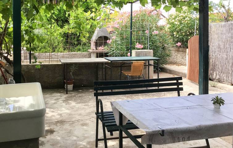 Ferienwohnung für 2 Personen, mit Terrasse, mit Haustier auf Cres