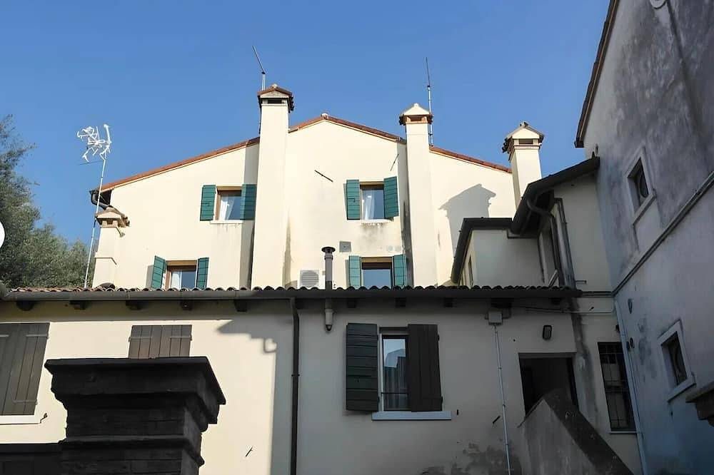 Entire apartment, Apartment 'Ca' Molinetto' with Wi-Fi and Air Conditioning in Treviso, Treviso Province