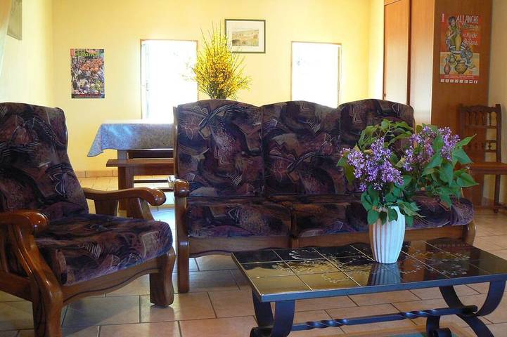 Location de vacances pour 6 personnes, avec jardin, animaux acceptés à Cheylade - 4