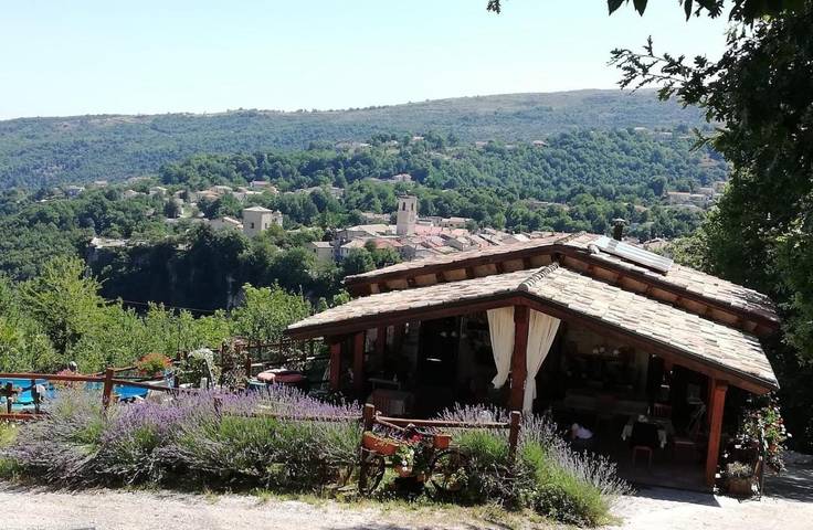 B&b per 2 persone, con Terrazza e Giardino nonché Piscina e Panorama a Abbateggio