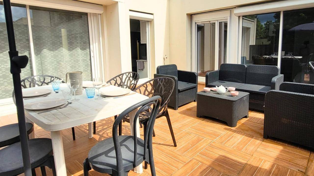 Appartement entier, Apartment with Terrace in Cergy, Val-d'Oise