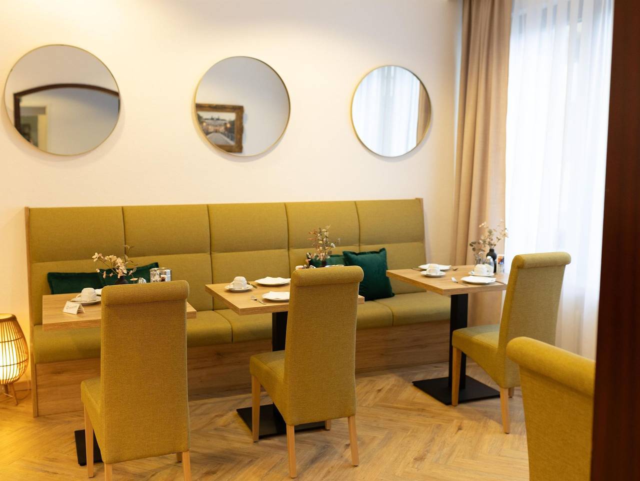 Hotel Bad Pyrmonter Hof - Einzelzimmer, Dusche oder Bad, Wc, Kat. A(buchbar) in Oesdorf (Bad Pyrmont), Bad Pyrmont