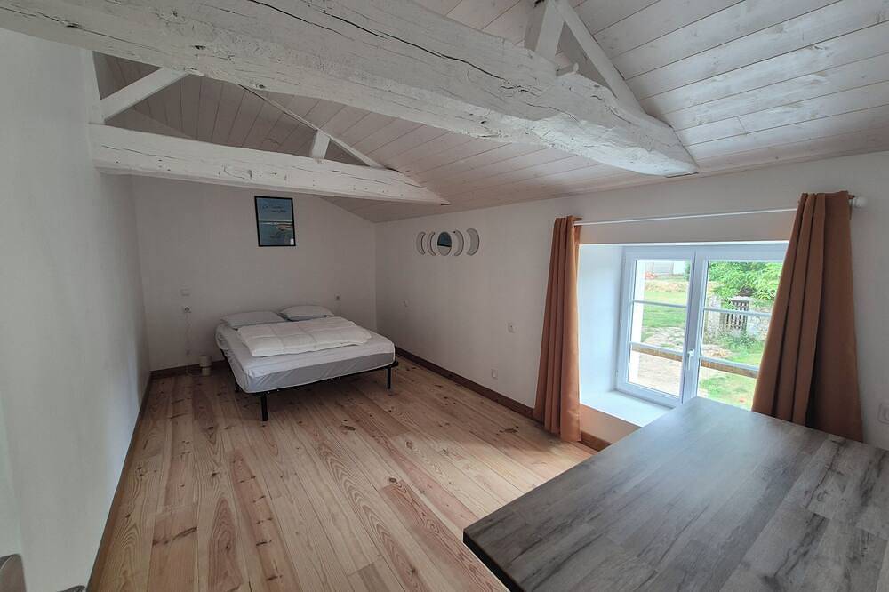 Gite O Pré'Vert, group gite in Le Poiré Sur Vie, Vendée. Accu-capable cottage in Le Poiré-sur-Vie, Valle del Loira