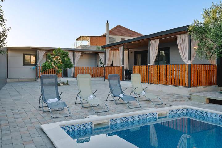 Ferienwohnung für 5 Personen, mit Pool in Pakostane - 2