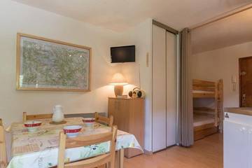 Gîte pour 4 personnes, avec balcon dans Office De Tourisme De Serre Chevalier Bureau De Saint Chaffrey