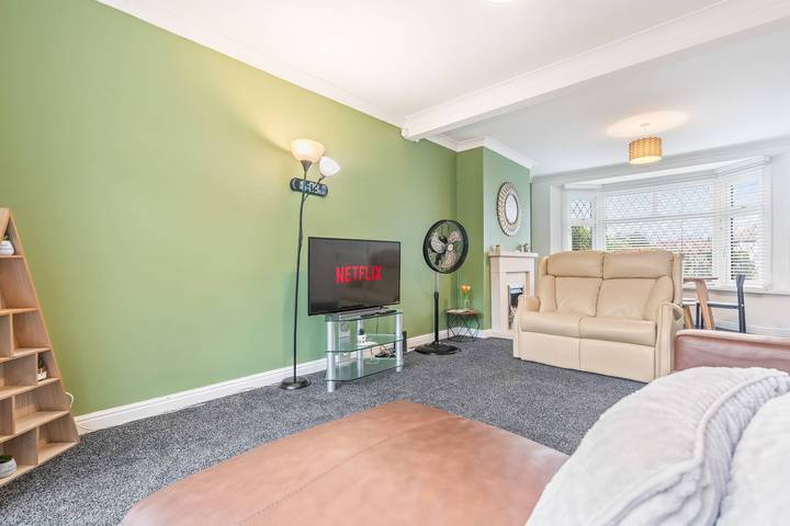 Beautiful 5 Bedroom Home in Coventry 14min to Nec in Coventry, Birmingham Area