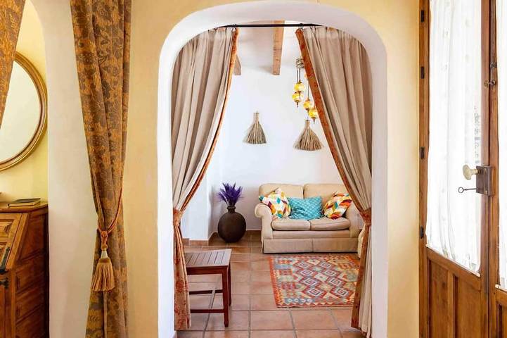 Charming house in Nigüelas with patio and terrace in Nigüelas, Cordillera Penibética