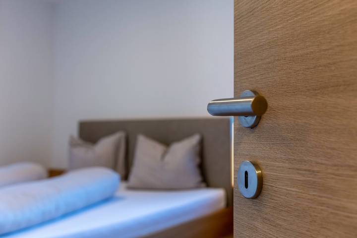 Ganze Wohnung, Ferienwohnung "Karin - Cabernet" mit Gemeinschaftsterrasse und WLAN in Tramin an der Weinstraße, Nonsberggruppe