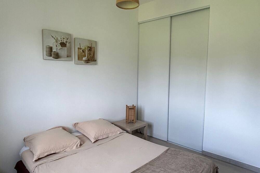 Rent ground floor 8mn from the beach in Aléria, Corte und Umgebung