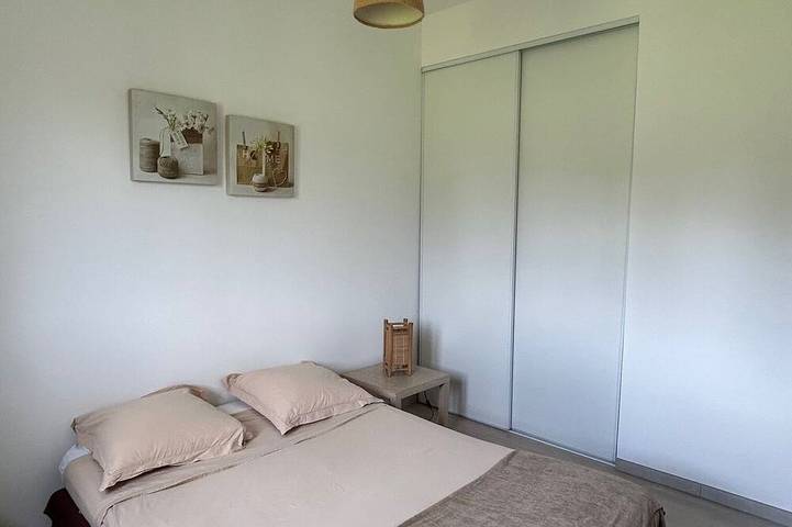 Rent ground floor 8mn from the beach in Aléria, Corte und Umgebung