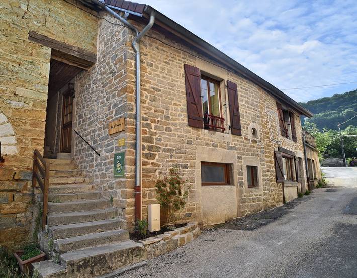 Gîte pour 8 personnes, avec jardin ainsi que terrasse et sauna