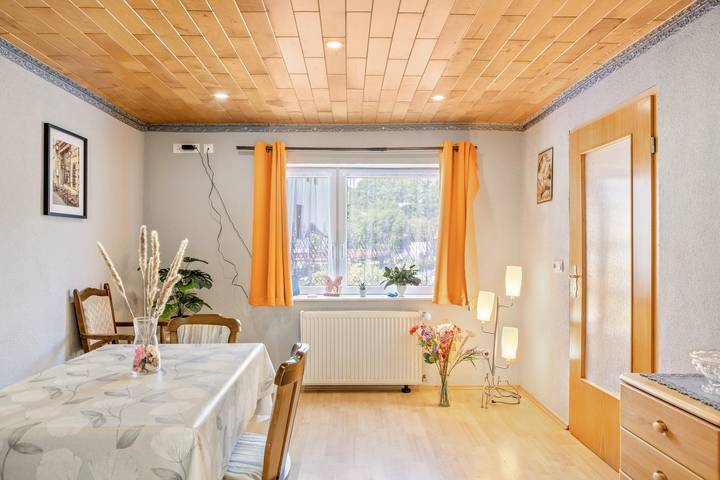 Holiday Home on the Edge of the Forest near Rennsteig & Oberhof