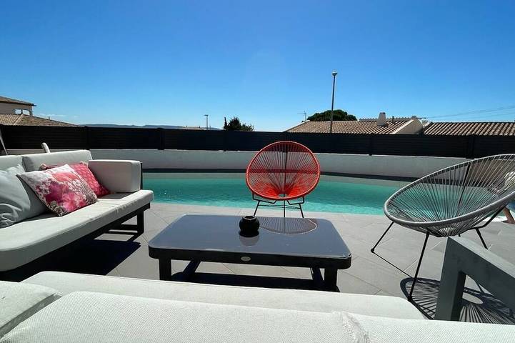 Villa für 8 Personen, mit Terrasse und Garten - 1
