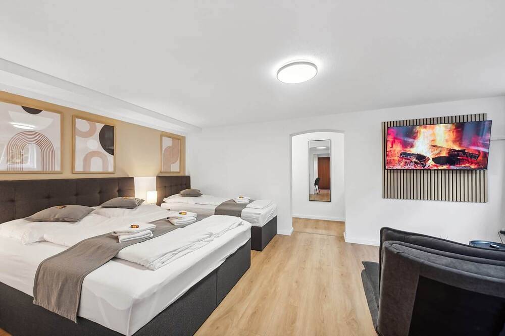 Ganze Wohnung, Kaiserslautern Nr. 3: Große Suite mit Terrasse in Kaiserslautern, Saar-Nahe-Bergland