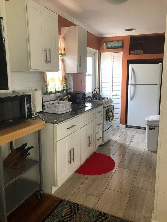 Ganze Wohnung, Nur wenige Schritte zum Strand! Zieh deine Schuhe aus, entspann dich, du bist am Strand Bungalow in Pompano Beach, Broward County