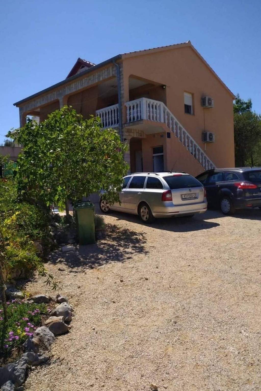 Ganze Wohnung, 2-Zimmer-Ferienwohnung mit Terrasse Jezera (Murter) A-24202-a in Tisno, Murter