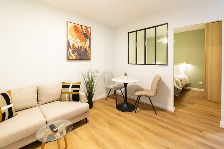 Gîte pour 2 personnes, avec jardin, adapté aux familles à Pessac