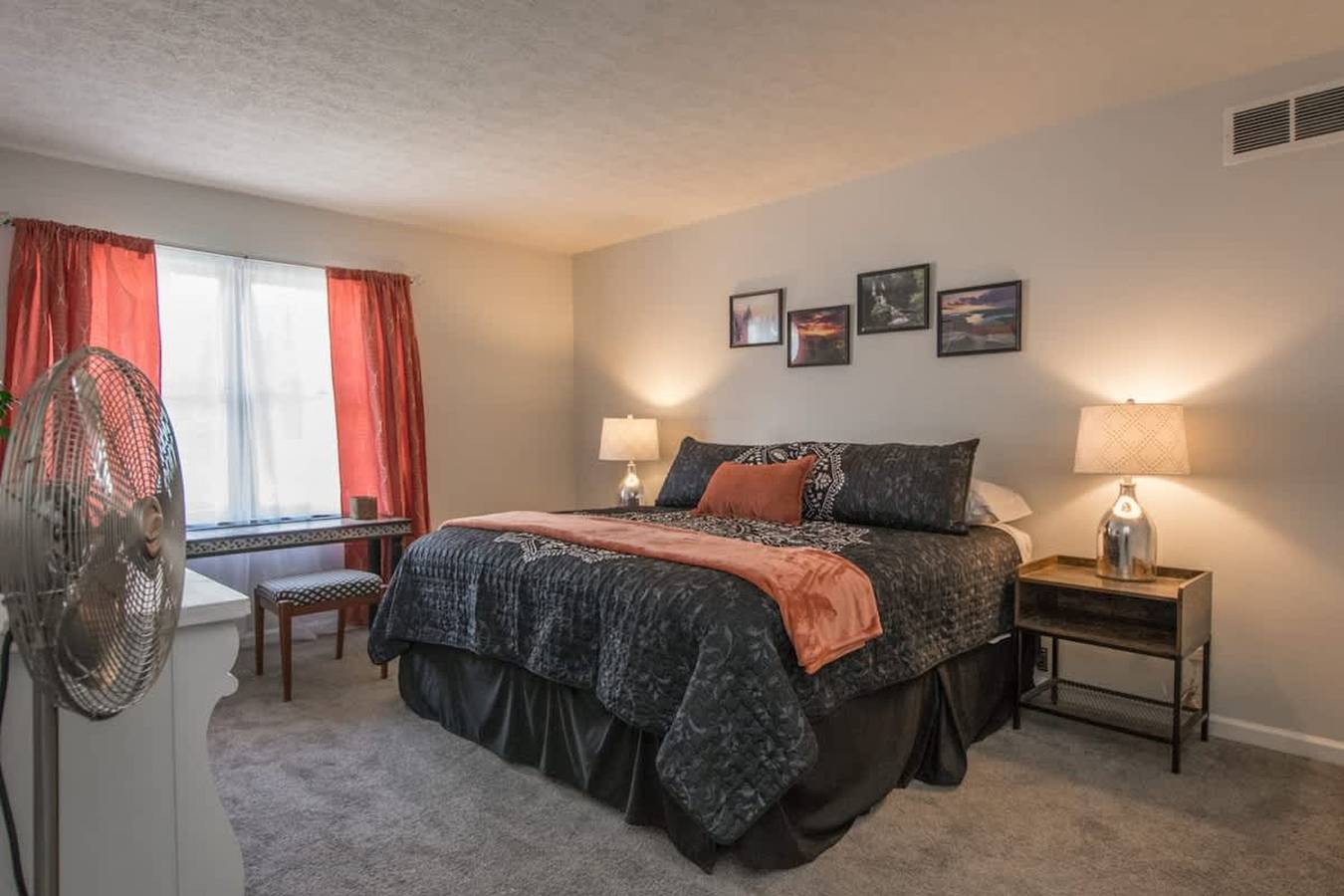 Charming 2Br Townhouse w Patio Walk to Main St in Hendersonville, Henderson County (NC)